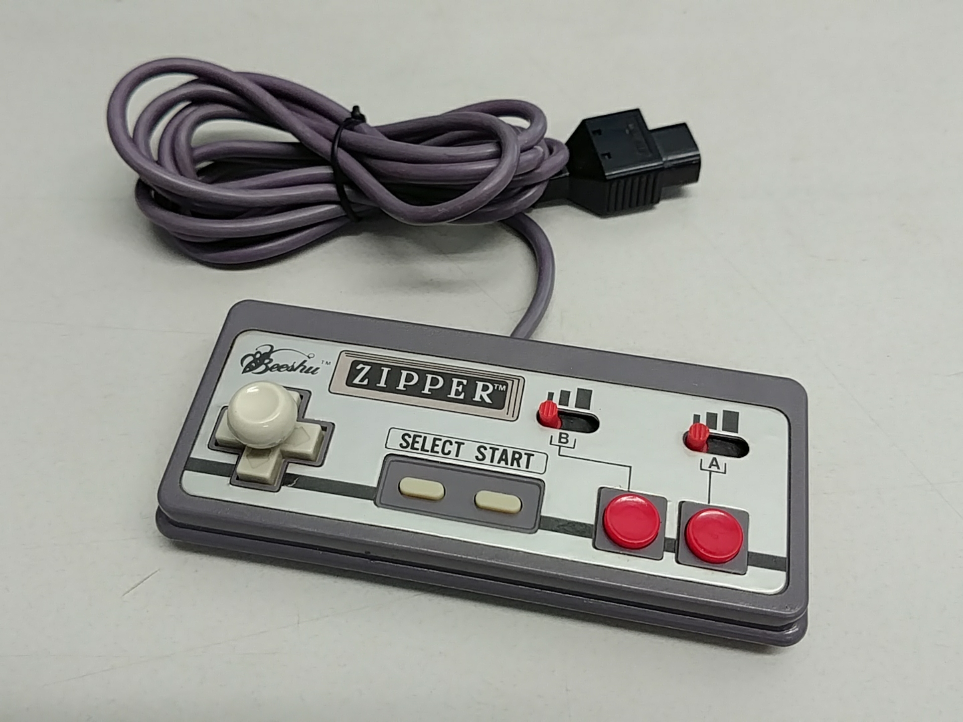 NES: CONTROLLER - BEESHU - ZIPPER (USED)
